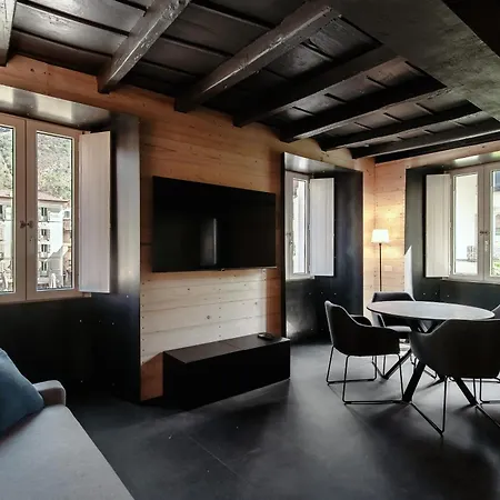 Fitzgerald Building - The House Of Travelers Apartment Como