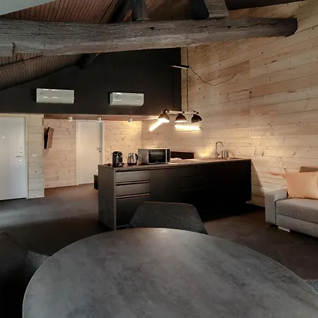 Fitzgerald Building - The House Of Travelers Apartment