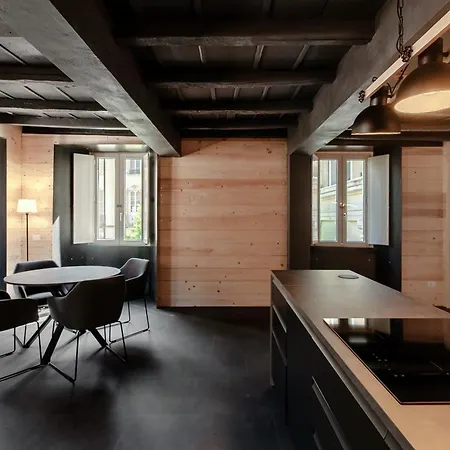 Fitzgerald Building - The House Of Travelers Apartment