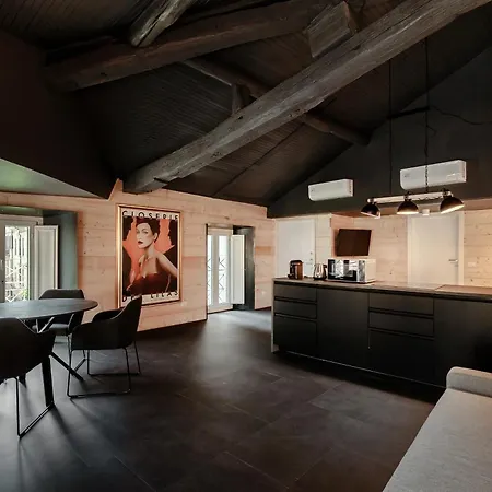 Apartment Fitzgerald Building - The House Of Travelers