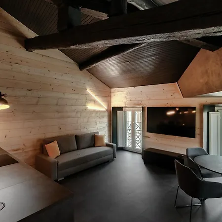 Fitzgerald Building - The House Of Travelers Apartment *