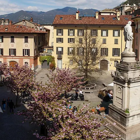 Fitzgerald Building - The House Of Travelers Apartment Como